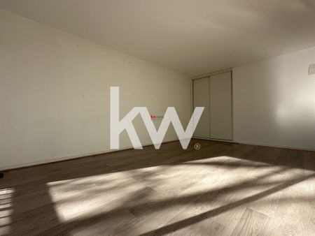 Location Appartement 3 pièces 66m² LILLE 59000 - Photo 4