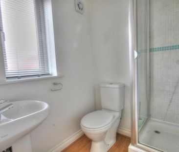 2 bedroom flat to rent - Photo 4