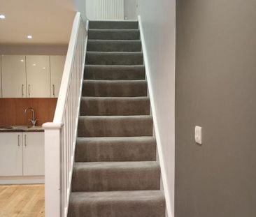1 bedroom mews to rent - Photo 5