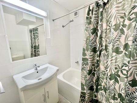 7/51 Roslyn Gardens, Elizabeth Bay NSW 2011 - Apartment For Rent | Domain - Photo 3