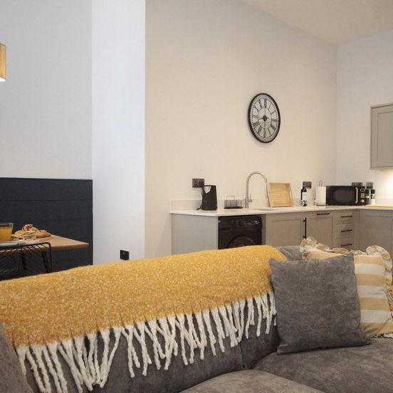 High Street - Photo 1