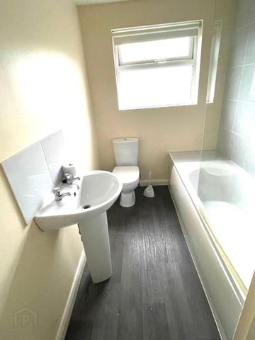 43 The Roddens, BT401QL, Larne - Photo 3