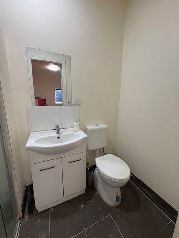 Neat & Tidy 1 room boarding unit - Photo 3