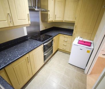 2 bedroom ground floor flat to rent - Photo 4