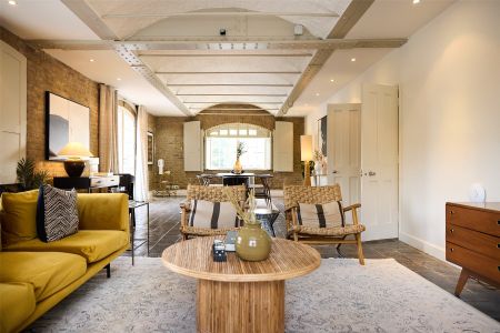 East Smithfield, Saint Katherine Docks, London, E1W flat to rent - Photo 5