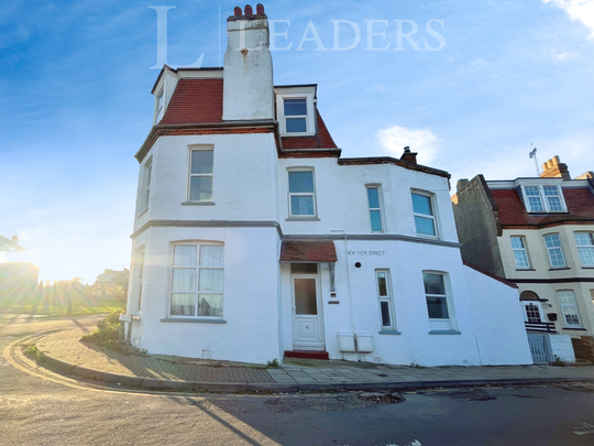 3 bedroom apartment to rent New Pier Street, Walton on the Naze, CO14 - Photo 1