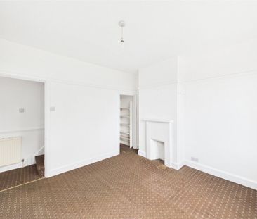 Warwick Avenue, Derby, Derbyshire, DE23 - Photo 2