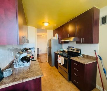 For Lease - 25 Kensington Road Unit# 1402, Brampton, Ontario - Photo 3