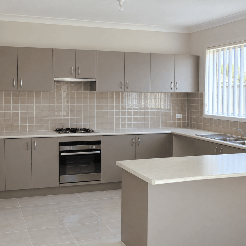 Modern 3 Bedroom Duplex - Photo 1