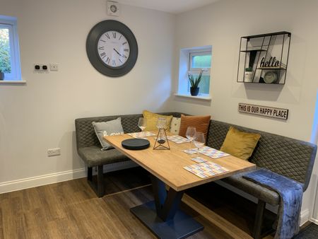 BEDROOM 4 – LARGE DOUBLE ENSUITE - Photo 2