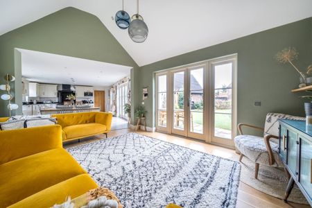 5 bedroom detached house to rent - Photo 3