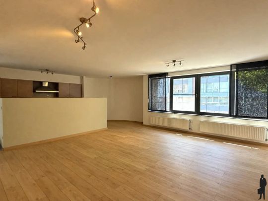 Instapklaar en lichtrijk 3-slaapkamer appartement met terras - Photo 1