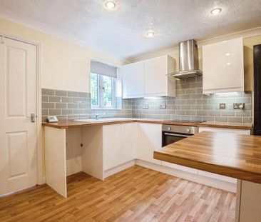 3 bedroom semi-detached house to rent - Photo 4