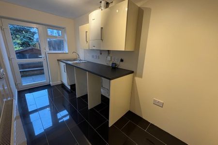 Somerleyton Avenue - Photo 3