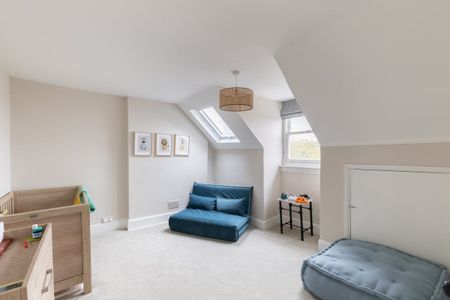 5 bedroom semi-detached house to rent - Photo 4