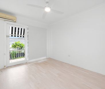 Freshly Renovated 1 Bedroom Apartment! - Photo 1