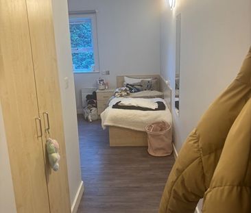 Room in a Shared Flat, Elliot House, M6 - Photo 2