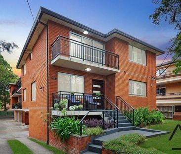 Sun drenched and centrally located - Photo 6