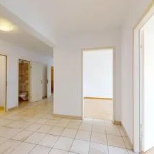 helle 4-Zi-Familien- oder WG-Wohnung im Neubau in zentraler Lage - Photo 2