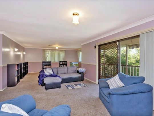 Spacious 4-Bedroom Home in Hillvue – Garage & Double Carport - Photo 1