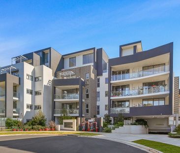 Penthouse-Style Apartment Minutes' To Trains - Photo 4