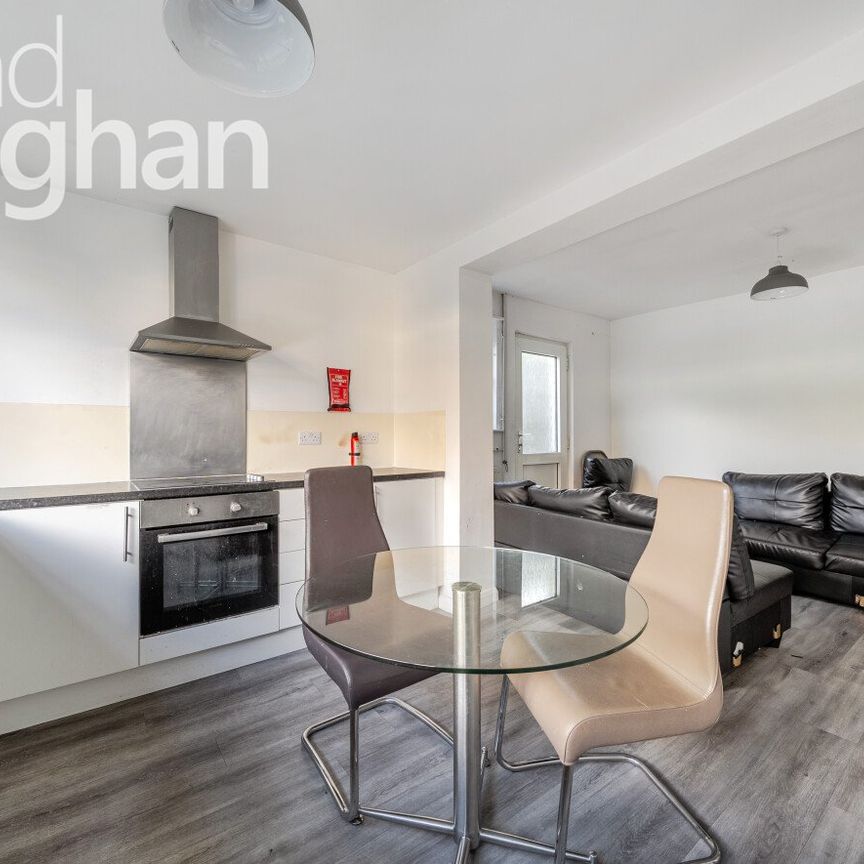 6 bedroom semi-detached house to rent - Photo 1