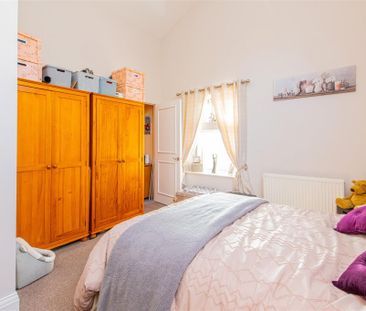 1 bed Flat To Let - Photo 3