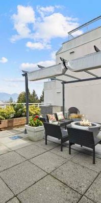 Furnished and Spacious 1 Bedroom 1 Bath w/ Amazing Patio(Kitsilano) - Photo 1