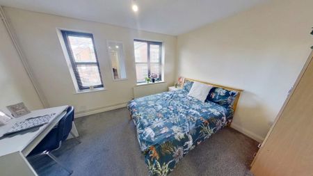 4 bedroom semi-detached house to rent - Photo 3