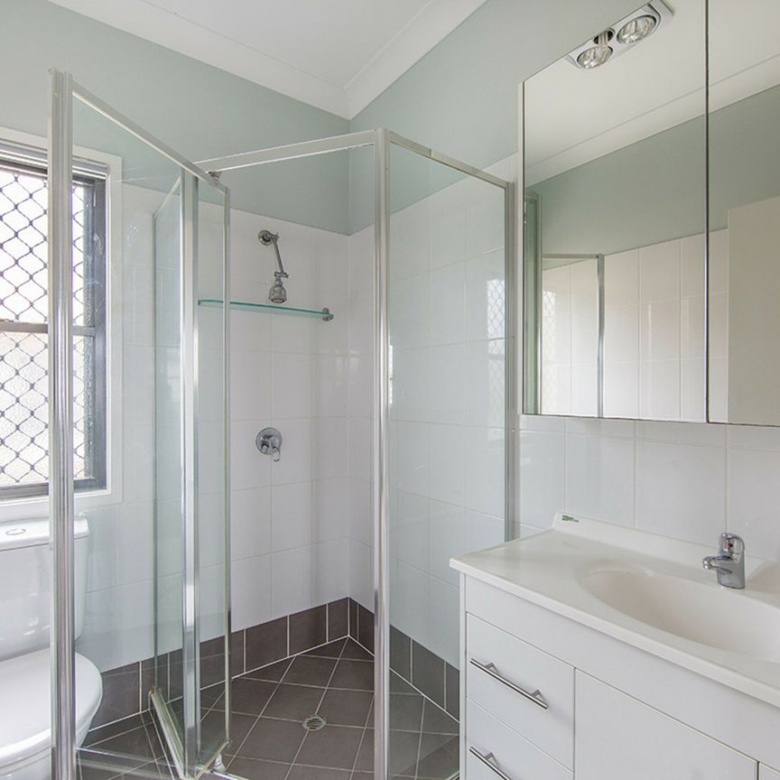 2/69 Homebush Road, Kedron QLD, Belconnen - Photo 1