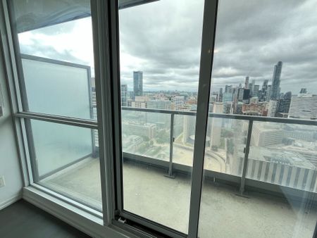 For Lease - 70 Temperance Street Unit# 4217, Toronto, Ontario - Photo 3