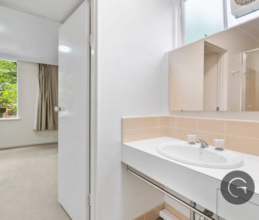 Abundantly Large Space In Iconic South Yarra - Photo 6