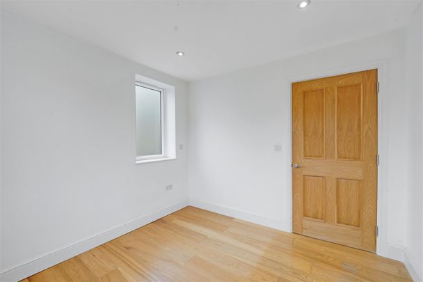 Flat To Let - Photo 1