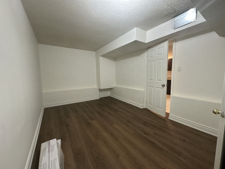 For Lease - 24 Peterson Court, Brampton, Ontario - Photo 3