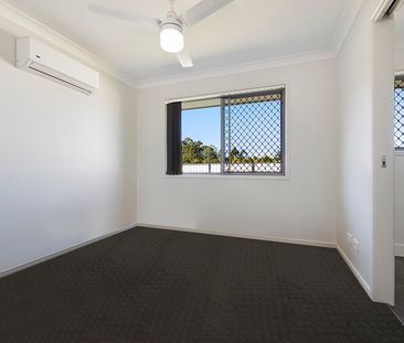 1/4 Bruce Baker Crescent, Crestmead QLD 4132 - House For Rent | Domain - Photo 3