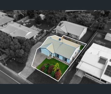 Duplex half, Pet Friendly! - Photo 1