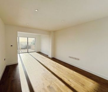 High Street, Sutton - Photo 1