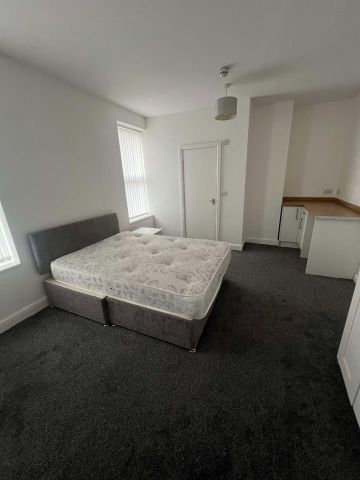 Room in a Shared House, Upper Town Street, LS13 - Photo 5