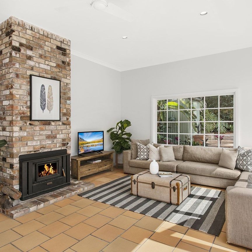 Light Filled Character Home With Pool - Photo 1