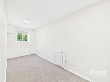Lowestoft Drive, Slough, Berkshire,SL1 - Photo 3