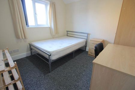 6 bedroom terraced house to rent - Photo 5