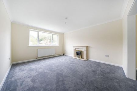 4 bedroom detached house to rent - Photo 3