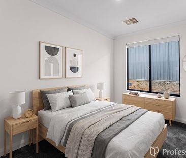 Modern comfort with room for everyone! - Photo 6