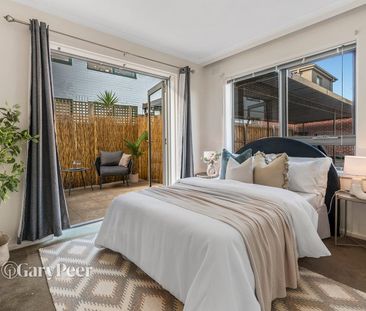 Large one bedroom with courtyard appeal - Photo 5