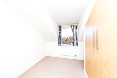 4 bedroom terraced house to rent - Photo 5