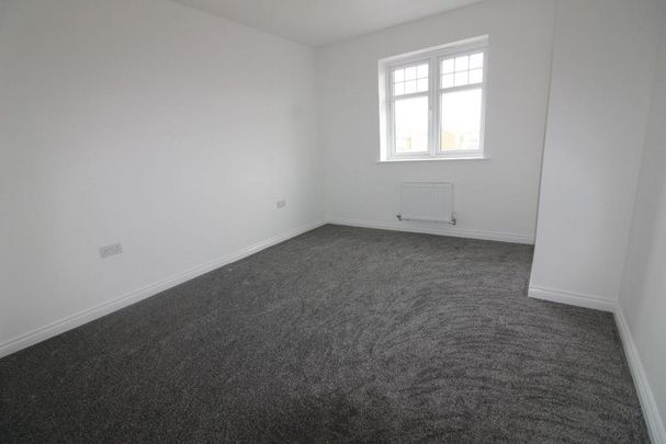 4 bedroom detached house to rent - Photo 1