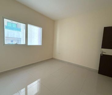 Free parking, balcony, 2 bathrooms, central air co - Photo 6