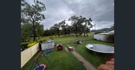 Spacious 4-Bedroom Home in Norman Gardens - Photo 5