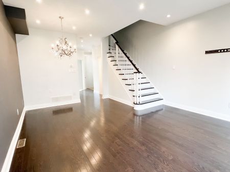 For Lease - 33 Benson Avenue, Richmond Hill, Ontario - Photo 2