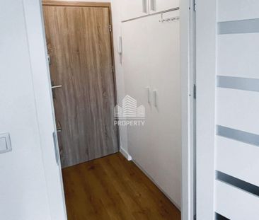 Jasna kawalerka po remoncie, blisko tramwaj i SKM - Photo 5